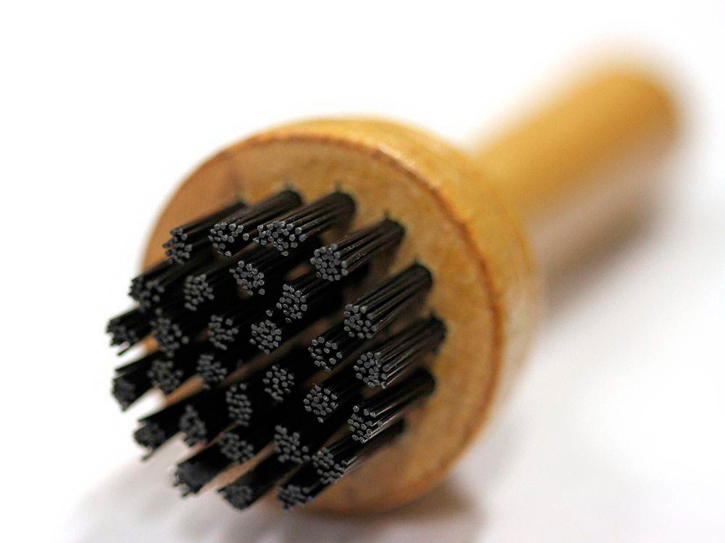 Щётка для заклёпок-3