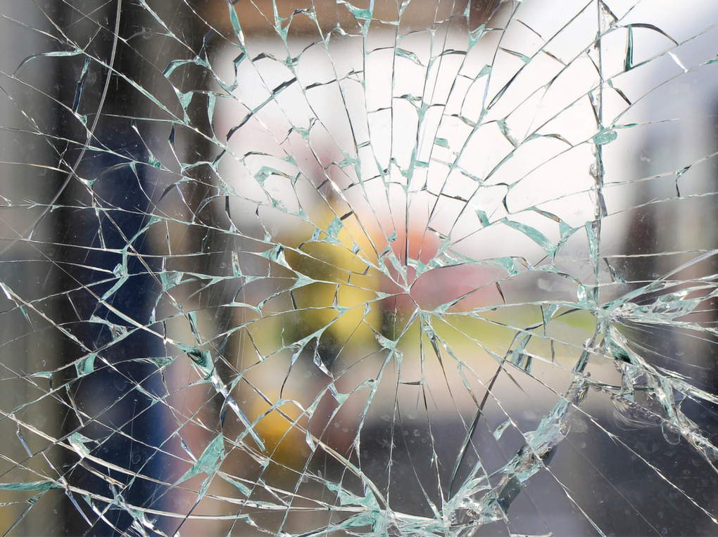 Броньована ударостійка противандальна плівка с захистом від осколків Polor HD-8-1